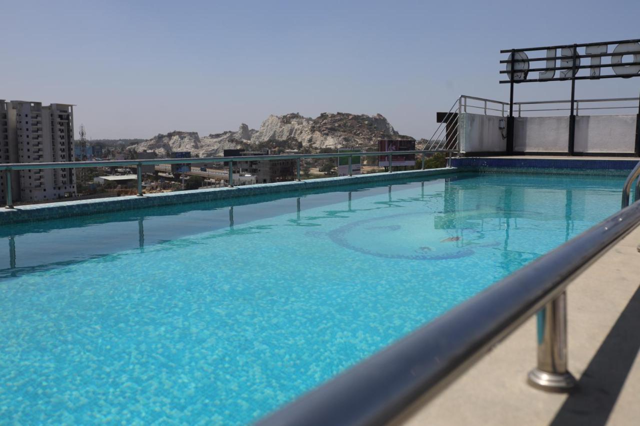 Npg Hotel Bangalore Just 10 Mins Drive From The Kempegowda International Airport Екстериор снимка